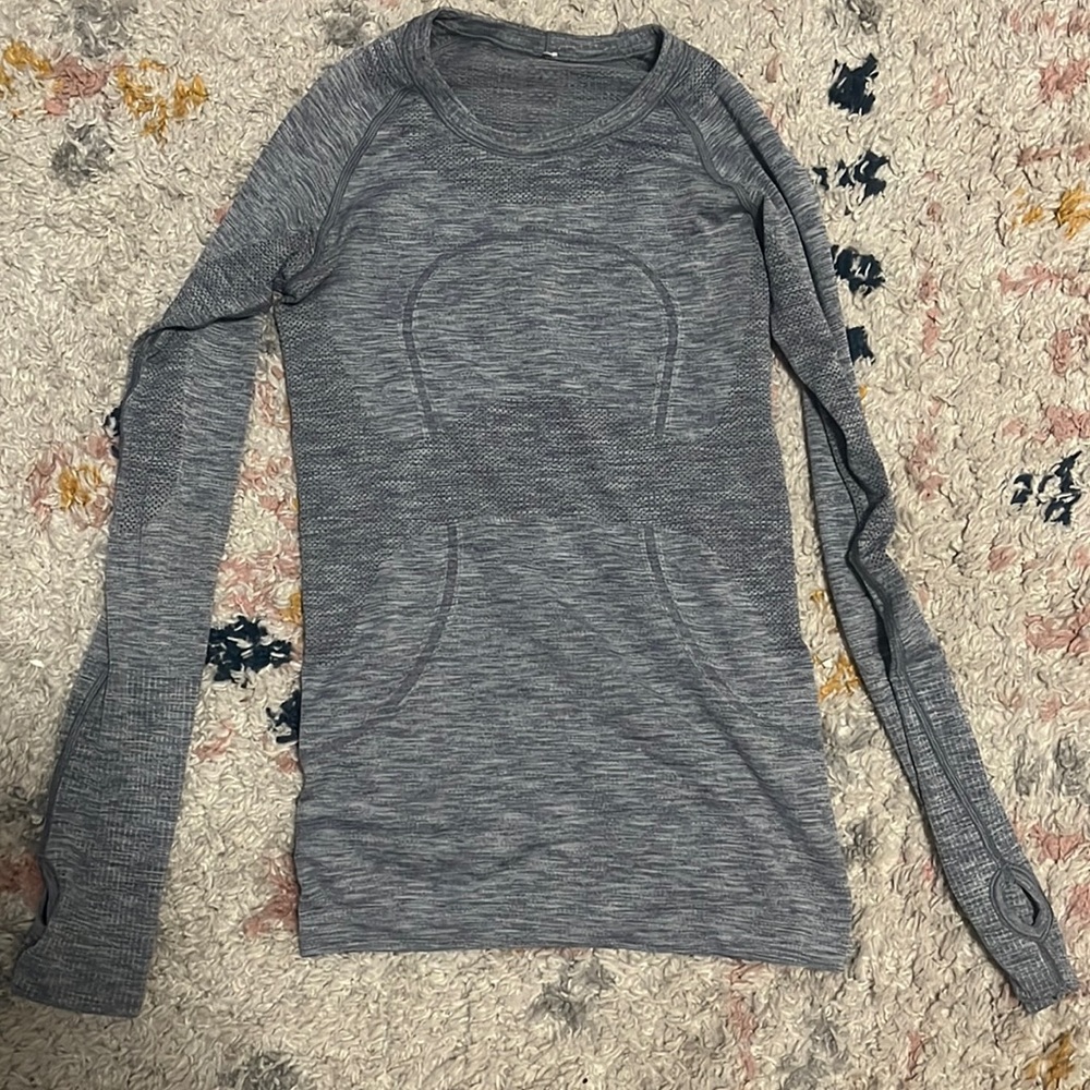 Grady Lululemon long sleeve swiftly tech size 2